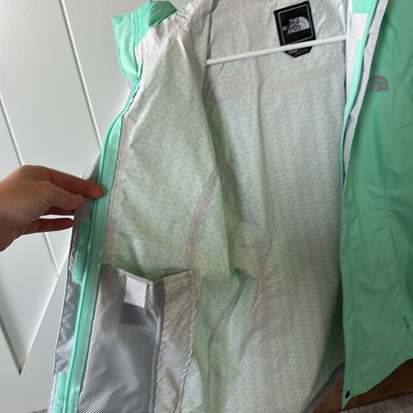 The North Face 💚 Jacket - Picture 15 of 16